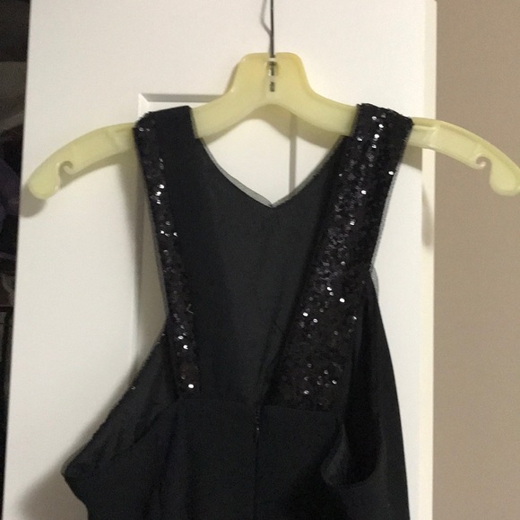 gown - Picture 3 of 3